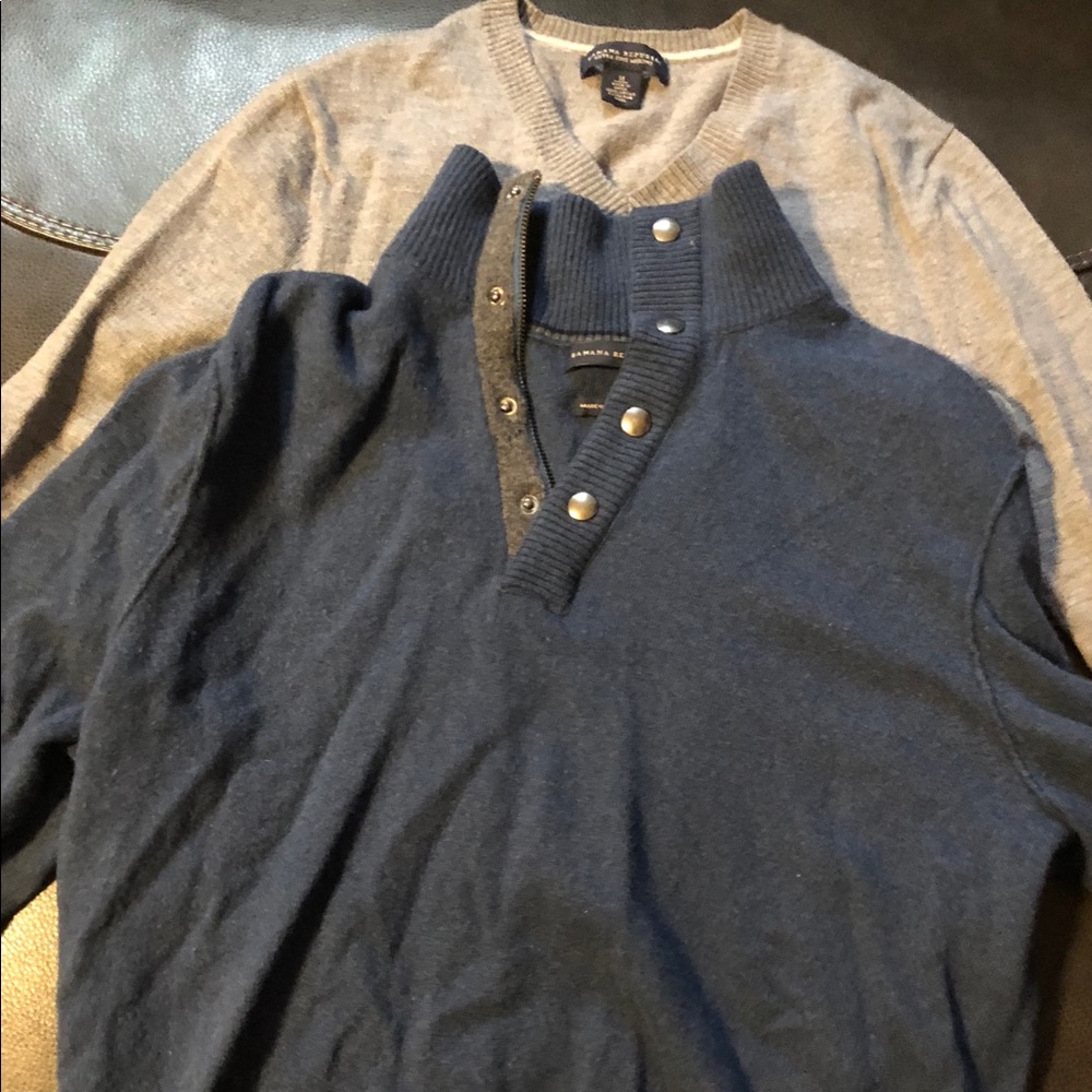 2 banana republic sweaters